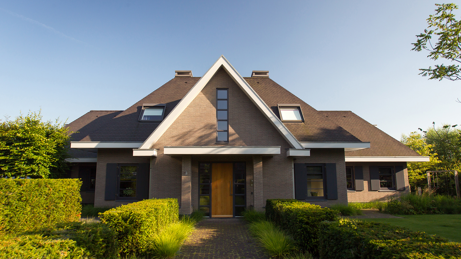 Ontwerp vrijstaand huis van RAAD Architecten. Voorzijde is volledig symmetrisch.